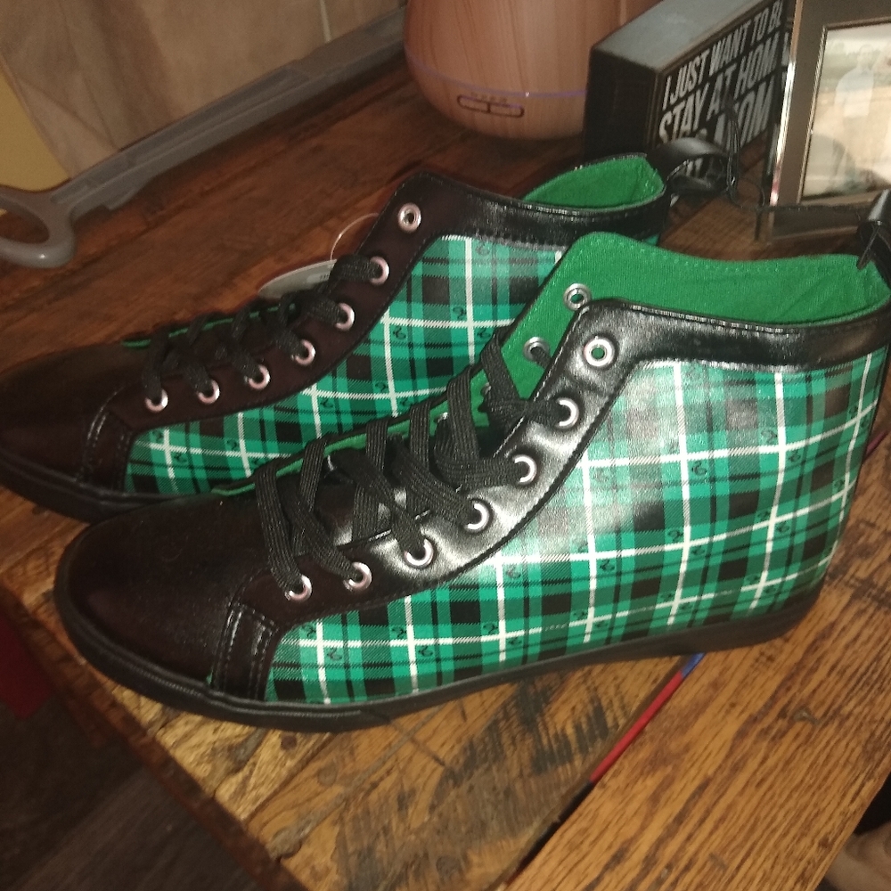 Shoes - Picture 2 of 2